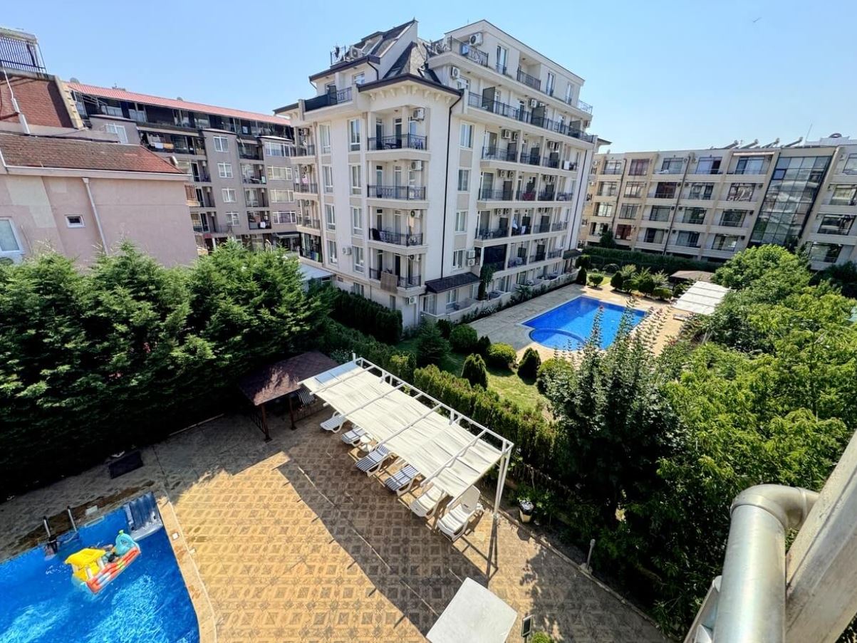 Przestronny apartament z dwiema sypialniami w Słonecznym Brzegu – komfort, spokój i przyjemna okolica