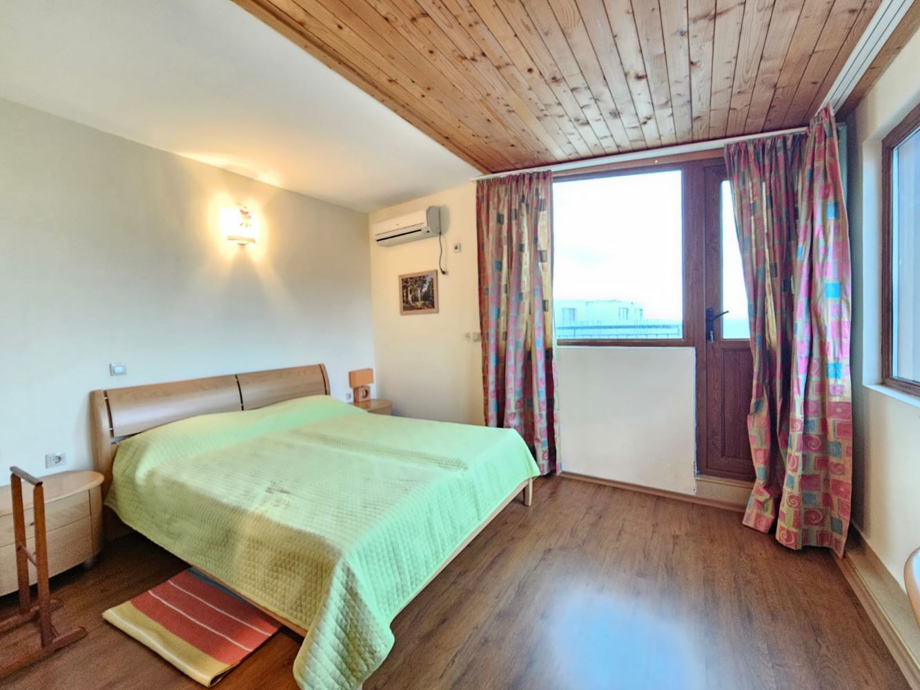 Przestronny apartament z trzema sypialniami na pierwszej linii morza w Sozopolu z wyjątkowym panoramicznym tarasem
