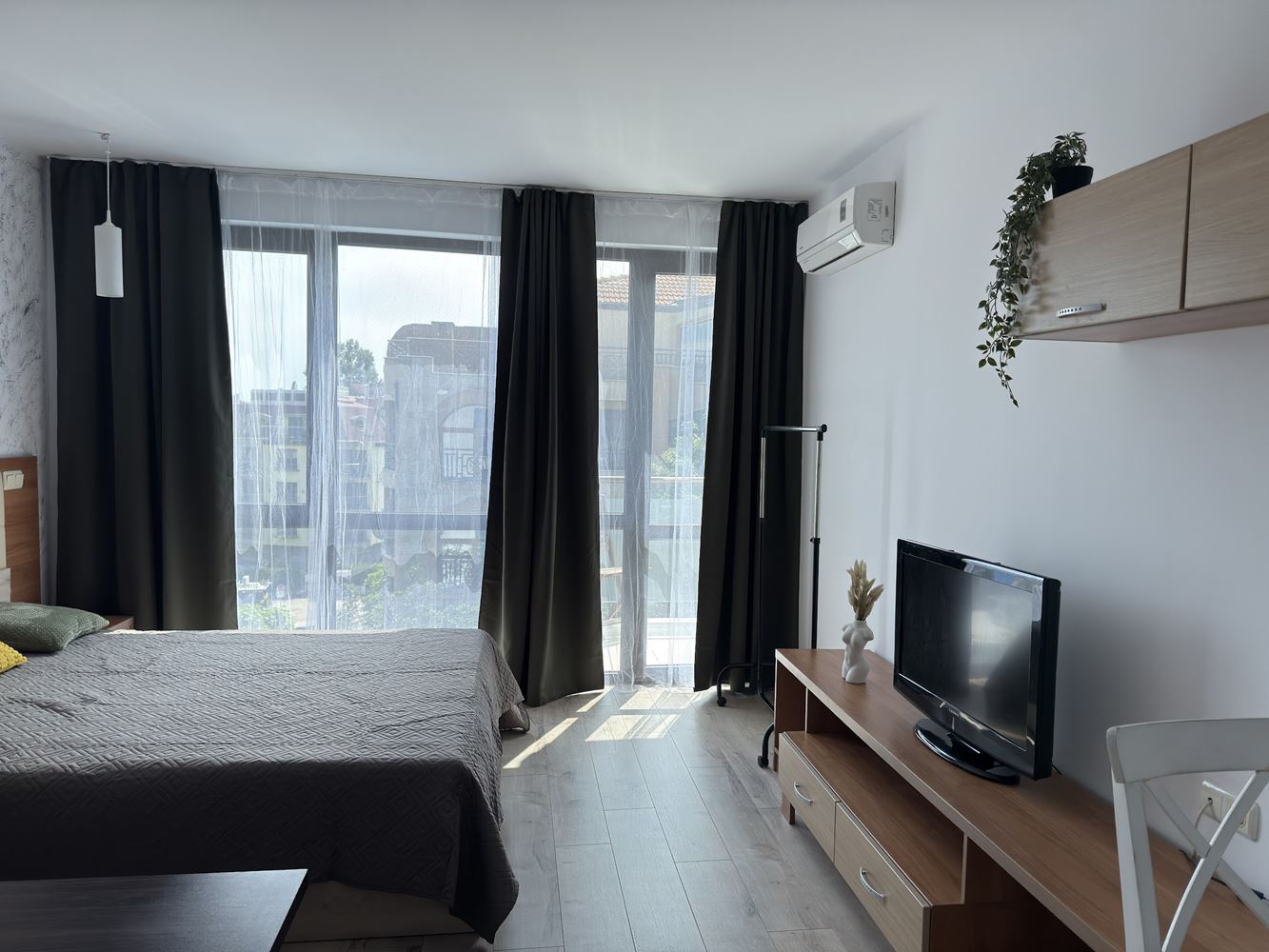 Przestronne studio w Słonecznym Brzegu – doskonała lokalizacja tylko 400 metrów od plaży