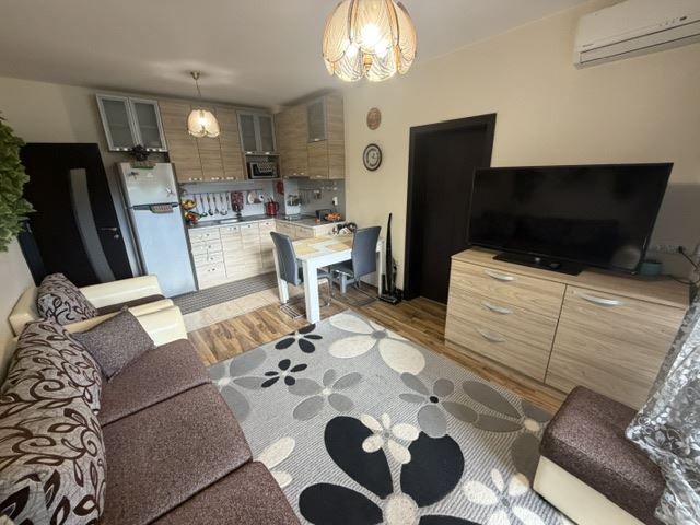 Przestronny apartament z trzema sypialniami, blisko morza, z doskonałą infrastrukturą kompleksu