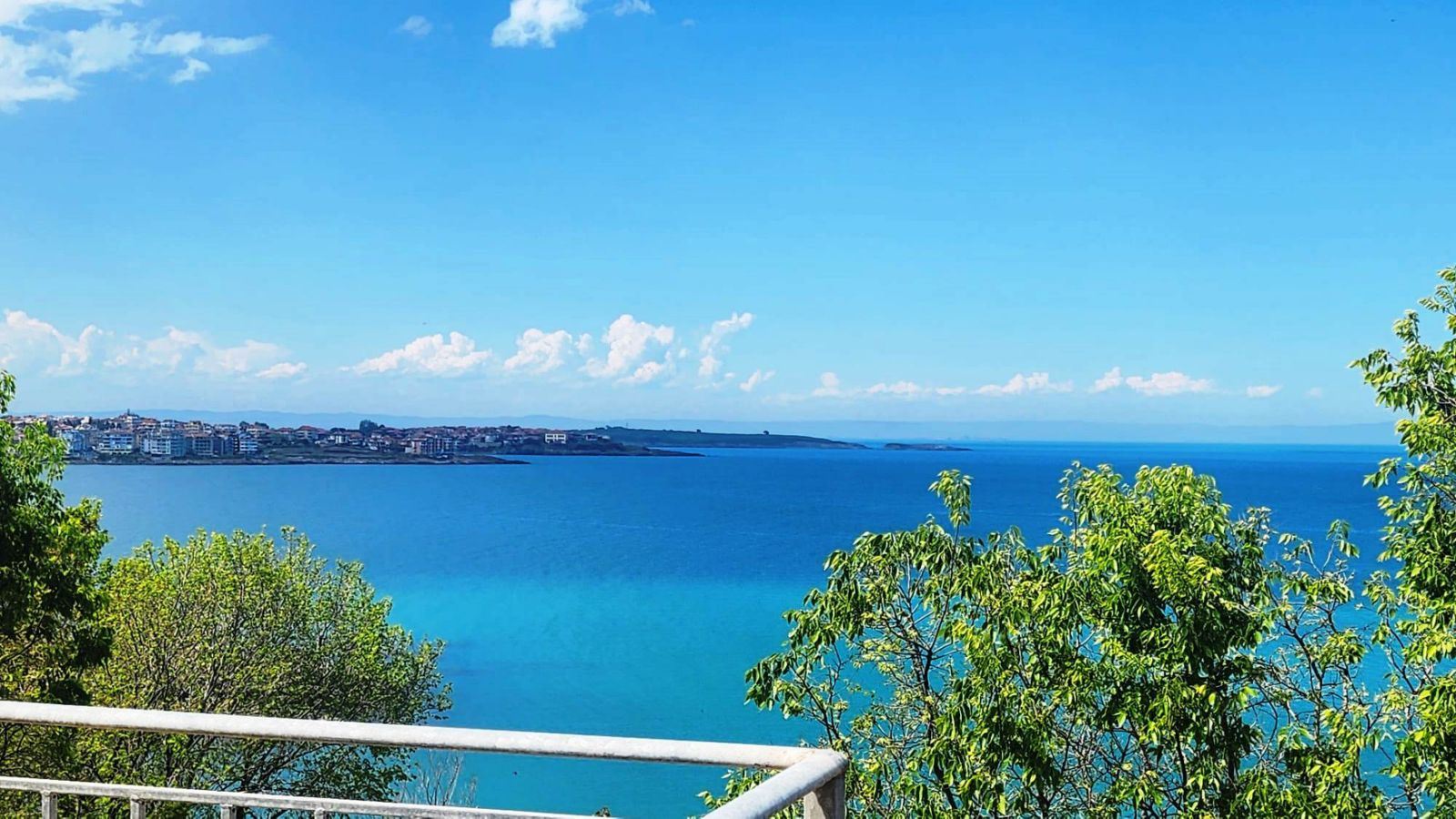 Mieszkanie dwupoziomowe w pierwszej linii brzegowej w Sozopolu z panoramicznymi widokami i butikową lokalizacją
