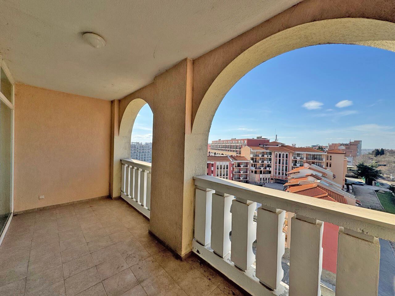 Ekskluzywny apartament z jedną sypialnią w pierwszej linii brzegowej w Pomorie – luksus, prestiż i inwestycja z natychmiastowym zwrotem