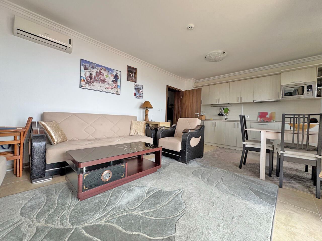 Przestronne mieszkanie z 2 sypialniami w butikowym kompleksie kilka metrów od morza w Sveti Vlas