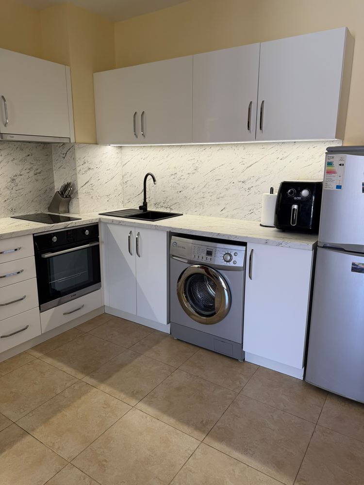 Gotowy do zamieszkania apartament z dwiema sypialniami w ładnym kompleksie w Nesebyrze