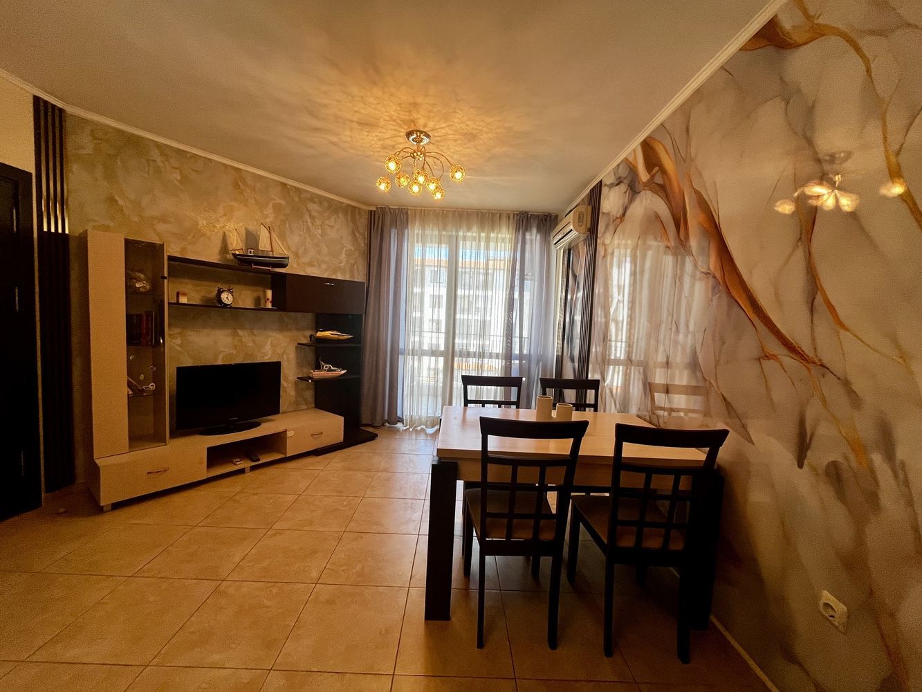 Przestronny apartament z dwiema sypialniami w Nesebyrze – w pełni umeblowany i gotowy do zamieszkania