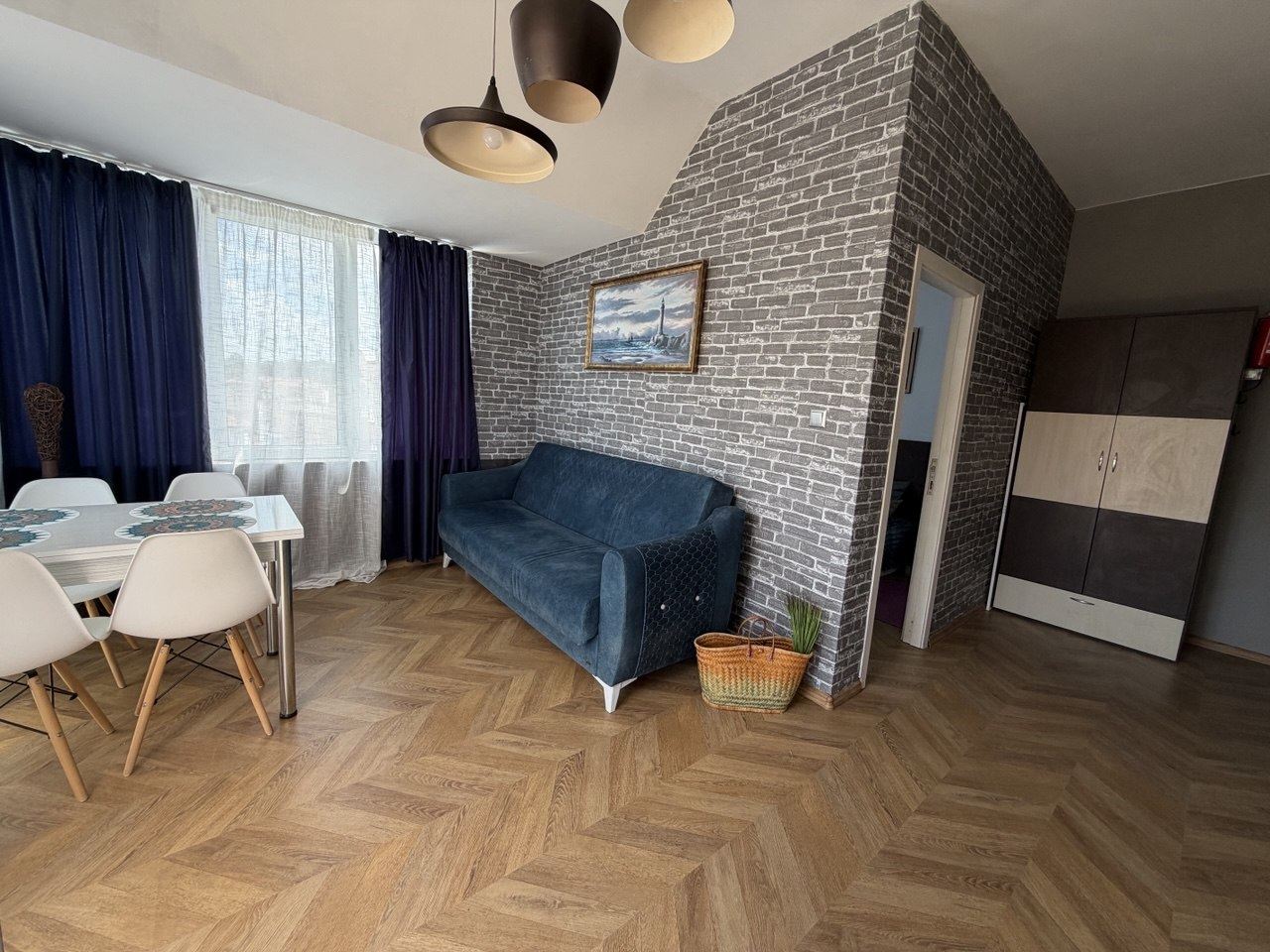 Przytulny apartament z jedną sypialnią i widokiem na morze w Świętym Własie – komfort, spokój i doskonała inwestycja