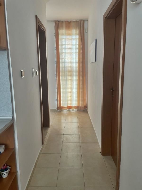W pełni umeblowany trzypokojowy apartament w Słonecznym Brzegu – komfort, przytulność i bezpieczna inwestycja