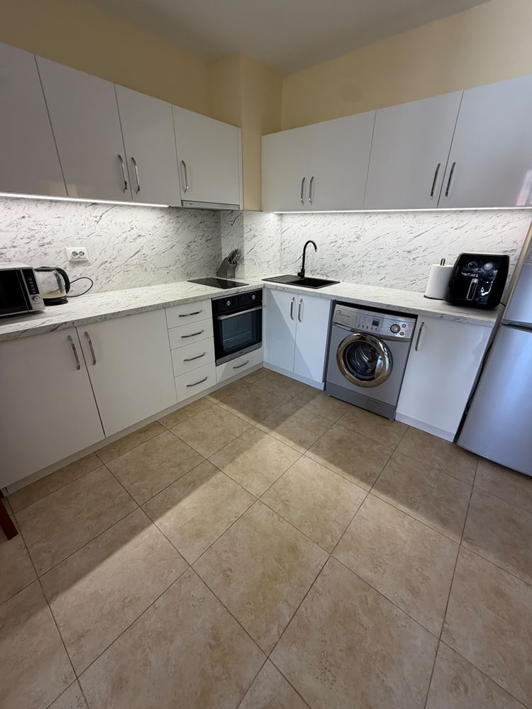 Gotowy do zamieszkania apartament z dwiema sypialniami w ładnym kompleksie w Nesebyrze