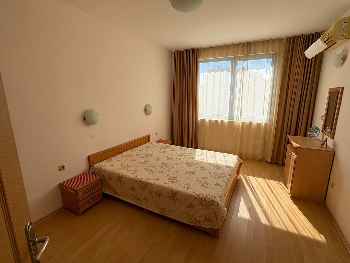 Apartament z jedną sypialnią w Słonecznym Brzegu – komfort w kompleksie z basenami i zjeżdżalniami wodnymi