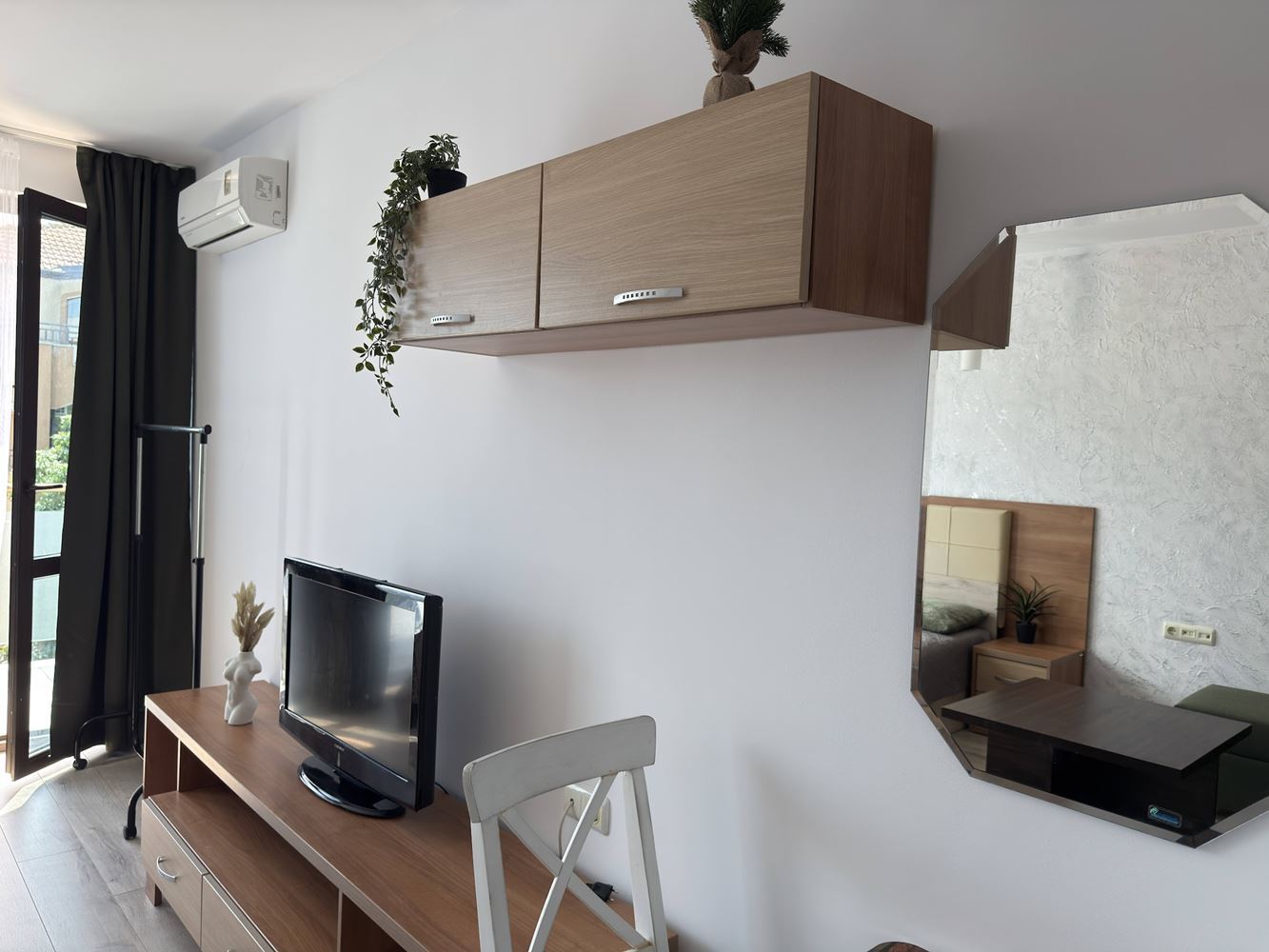 Przestronne studio w Słonecznym Brzegu – doskonała lokalizacja tylko 400 metrów od plaży