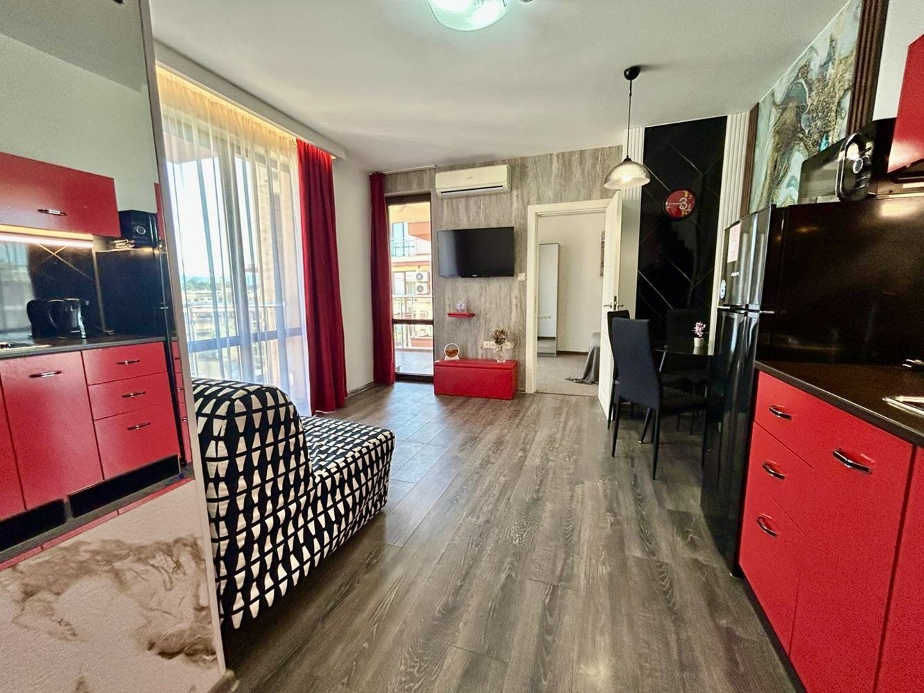 Apartament z jedną sypialnią i dwoma przestronnymi tarasami w Słonecznym Brzegu – w pełni umeblowany i gotowy do użytkowania