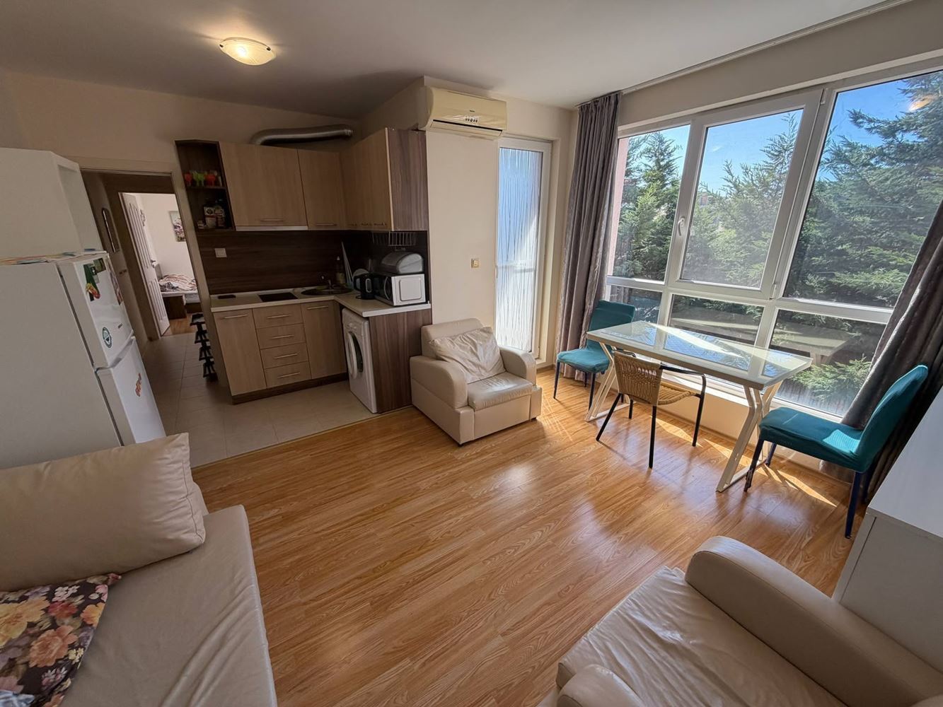  Apartament z jedną sypialnią w sercu Rawdy – przytulne mieszkanie z widokiem na zieleń