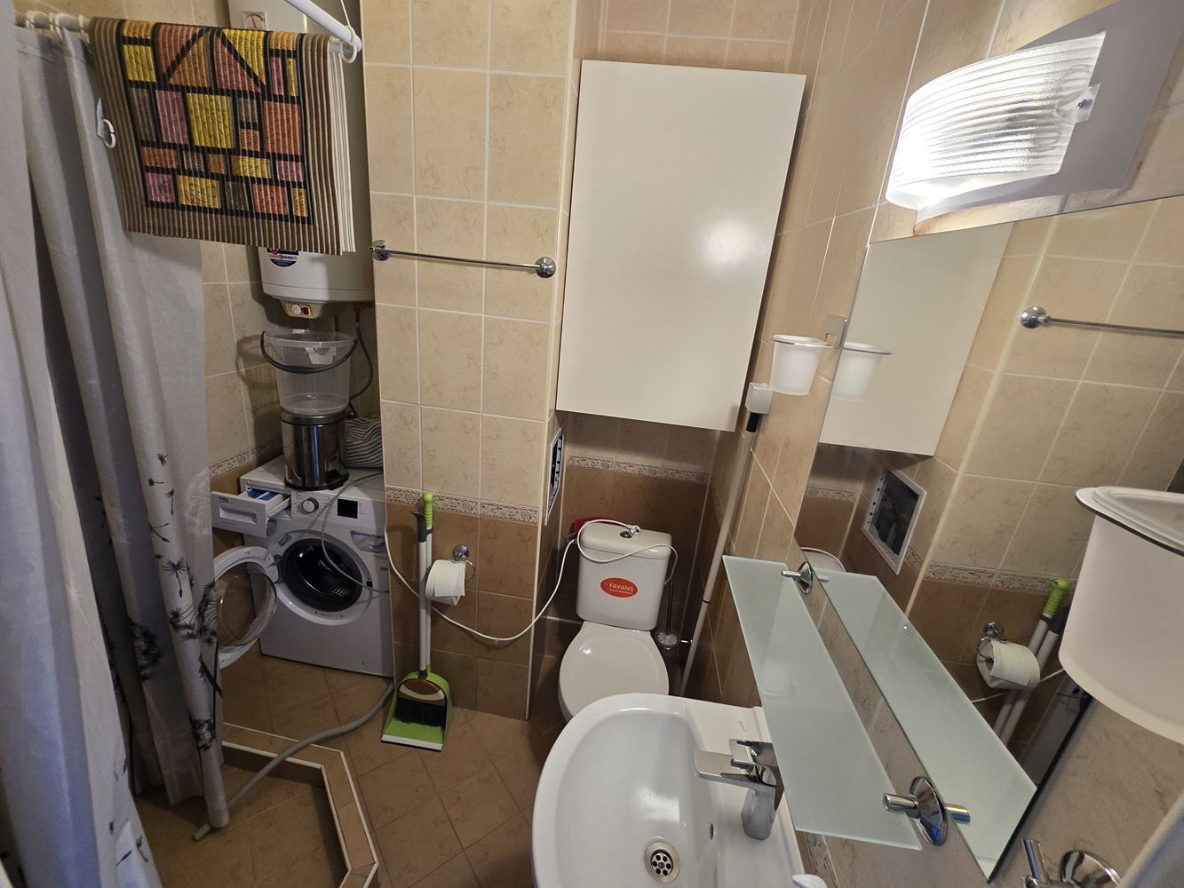 Słoneczny Brzeg – przestronne studio z doskonałym potencjałem do przebudowy na mały apartament z jedną sypialnią