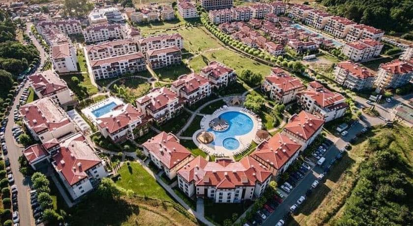 Apartament z jedną sypialnią z częściowym widokiem na morze w luksusowym kompleksie z własną infrastrukturą w Sozopolu