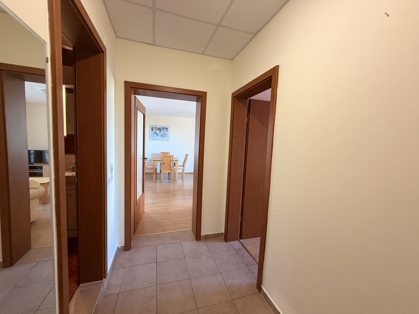 Apartament w absolutnie pierwszej linii w Świętym Własie! Przestronny apartament z jedną sypialnią z pięknym widokiem na morze