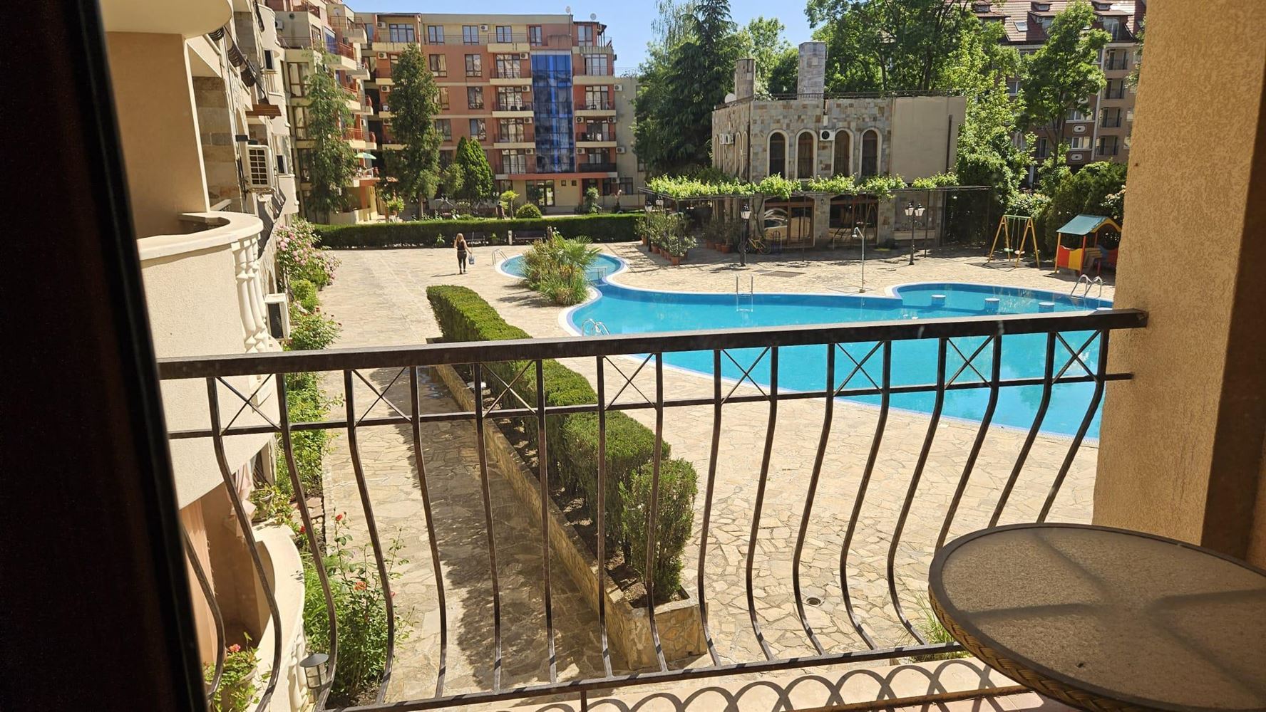 Przestronny apartament z jedną sypialnią z widokiem na basen w nowoczesnym kompleksie w Słonecznym Brzegu