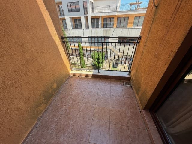 Dwupokojowy apartament na pierwszej linii z widokiem na morze w Aheloy