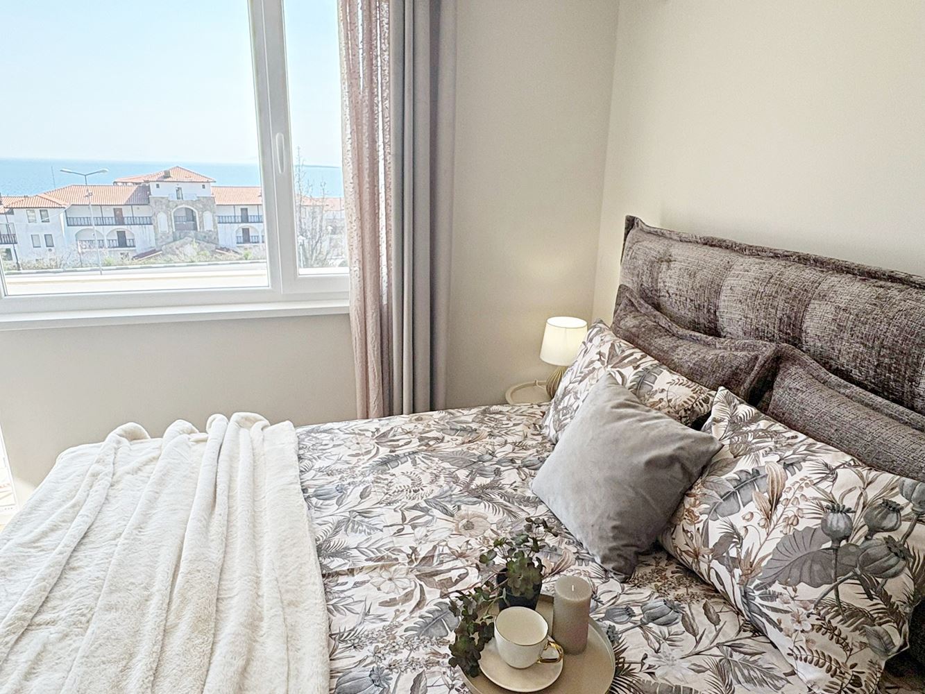 Dwa niezależne przestrzenie mieszkalne z widokiem na morze w centrum Świętego Własu – designerskie wnętrze i własne miejsce parkingowe