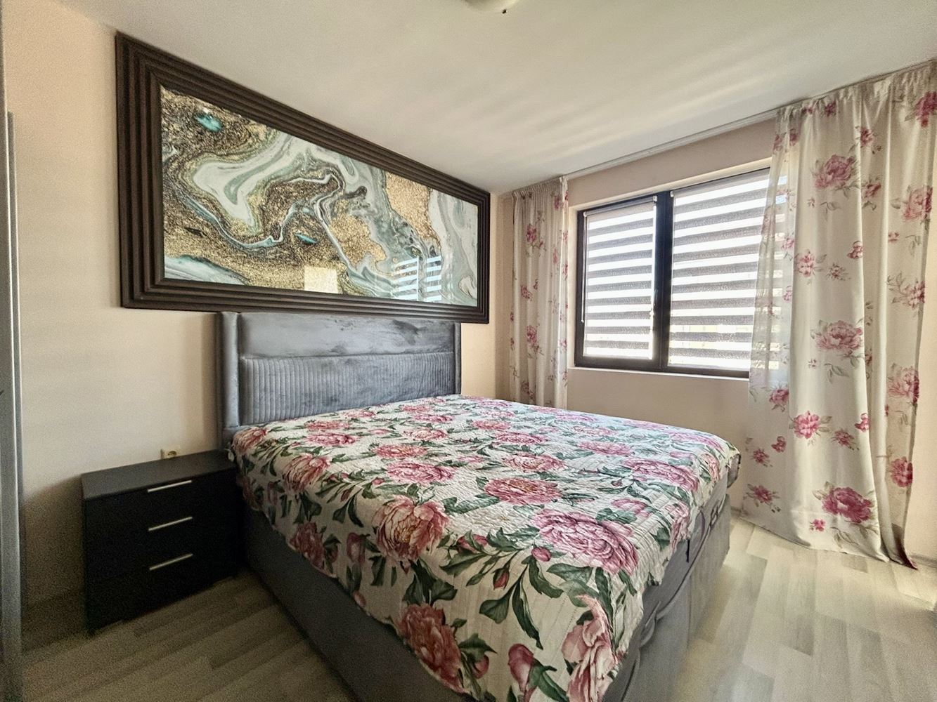 Przestronne apartament z dwiema sypialniami imponującą panoramą morską w kompleksie w Nesebyrze