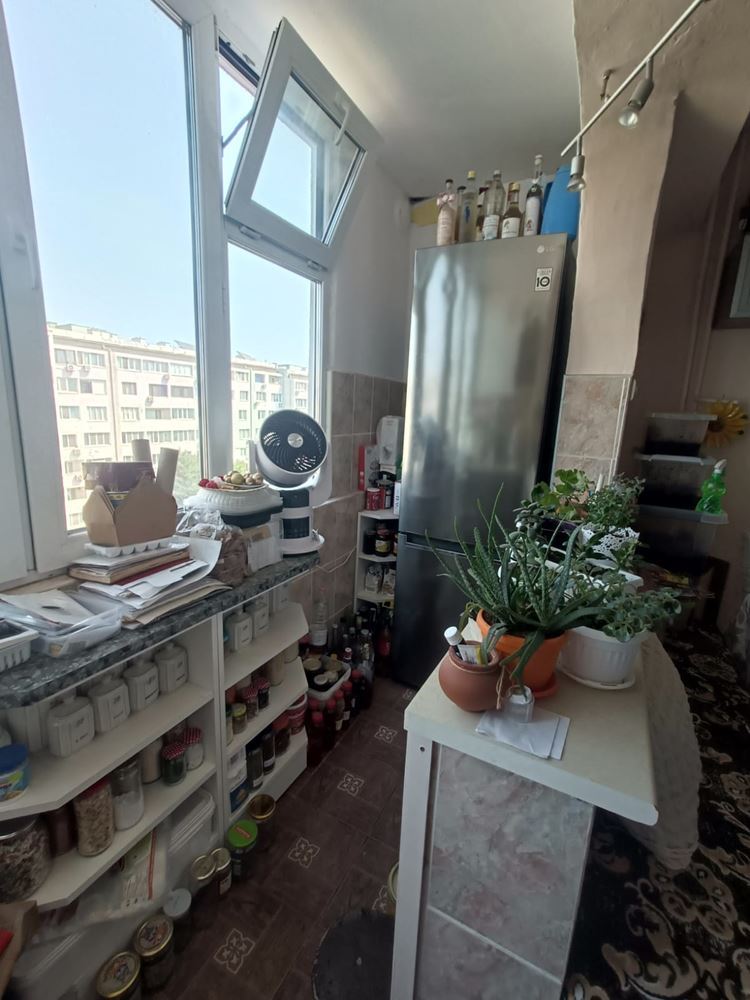 Przestronne mieszkanie z czterema oddzielnymi pomieszczeniami w doskonałej lokalizacji w Burgas