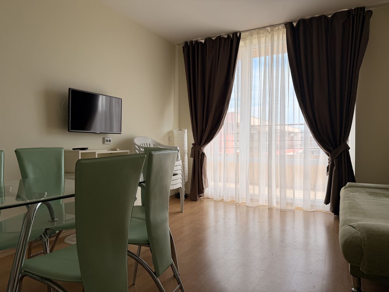 Przestronne mieszkanie z dwiema sypialniami w Słonecznym Brzegu – panoramiczny widok i spokojna lokalizacja