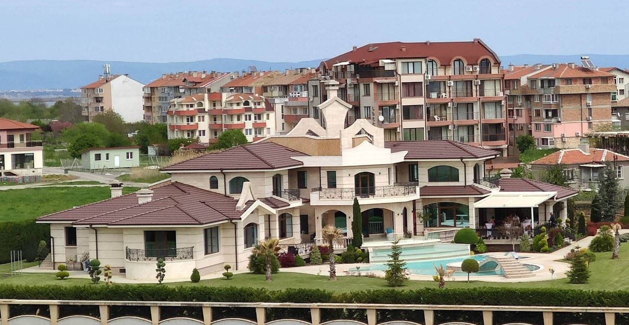 Dwupokojowy apartament w kompleksie w Pomorie – 300 m od plaży, doskonała inwestycja