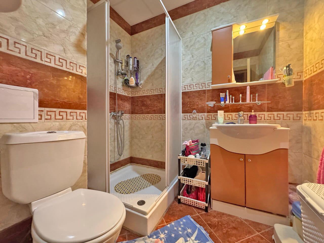 Apartament z dwiema sypialniami w Słonecznym Brzegu – doskonała lokalizacja blisko morza, komfort i pełna gotowość do zamieszkania
