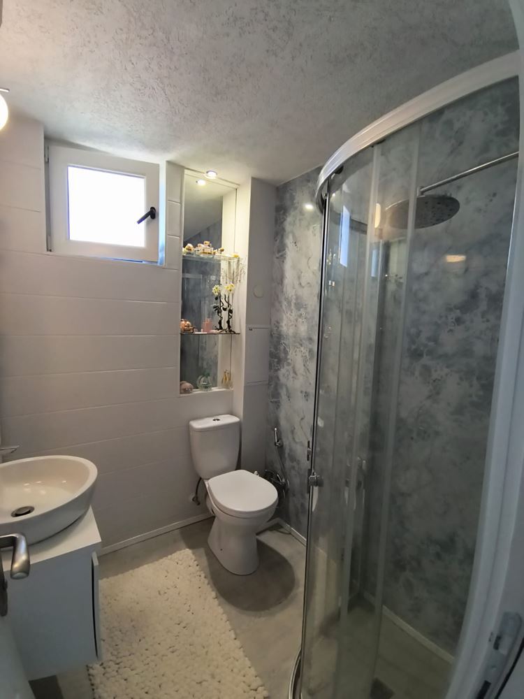 Odnowione mieszkanie dwupokojowe z panoramicznym widokiem w nowoczesnym kompleksie blisko Słonecznego Brzegu