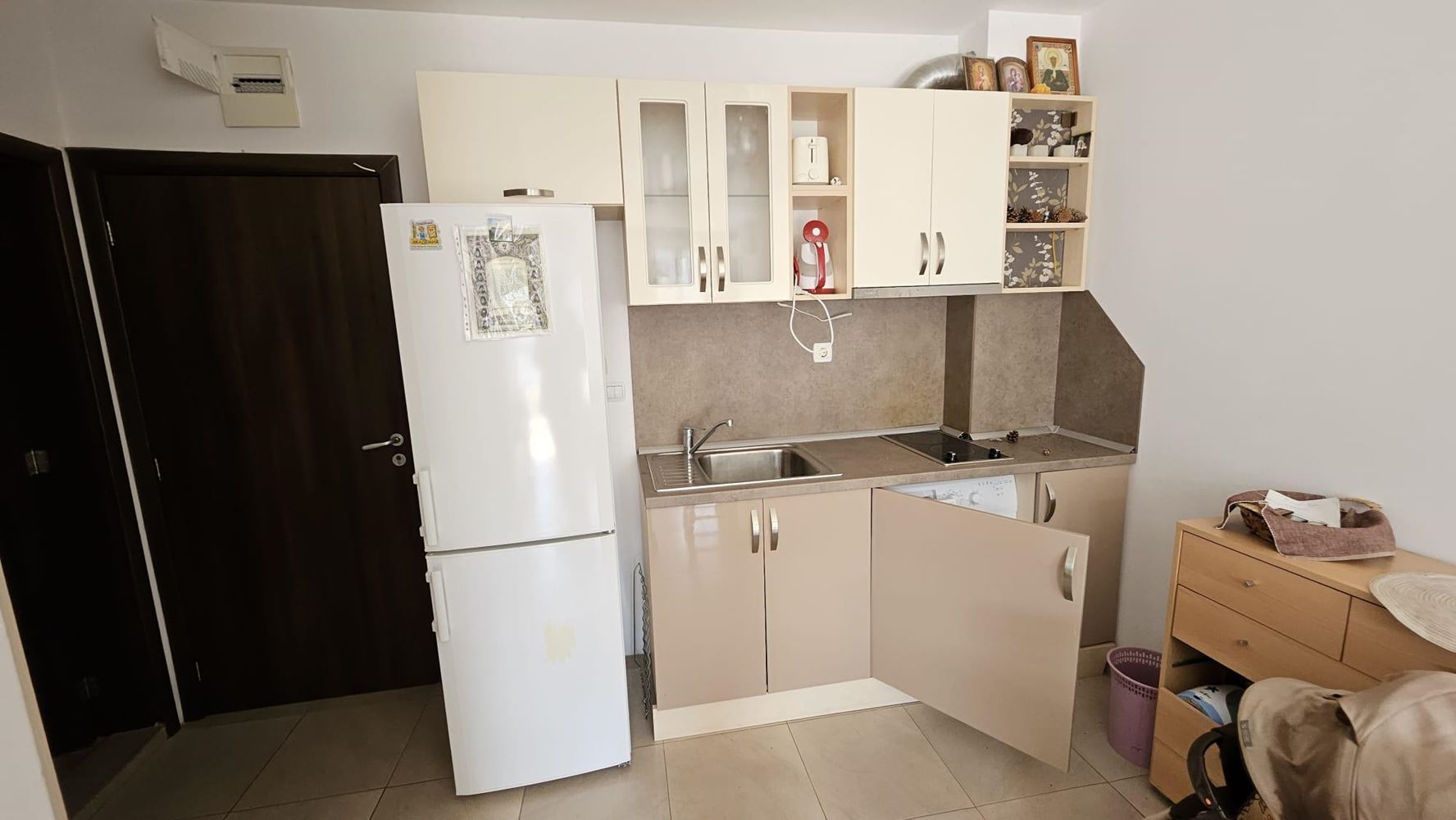 Apartament z jedną sypialnią w Nesebyrze z wyposażeniem i doskonałymi udogodnieniami w kompleksie