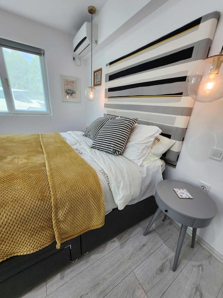 Apartament z dwiema sypialniami z widokiem na basen w Sveti Vlas – komfort, styl i doskonała lokalizacja