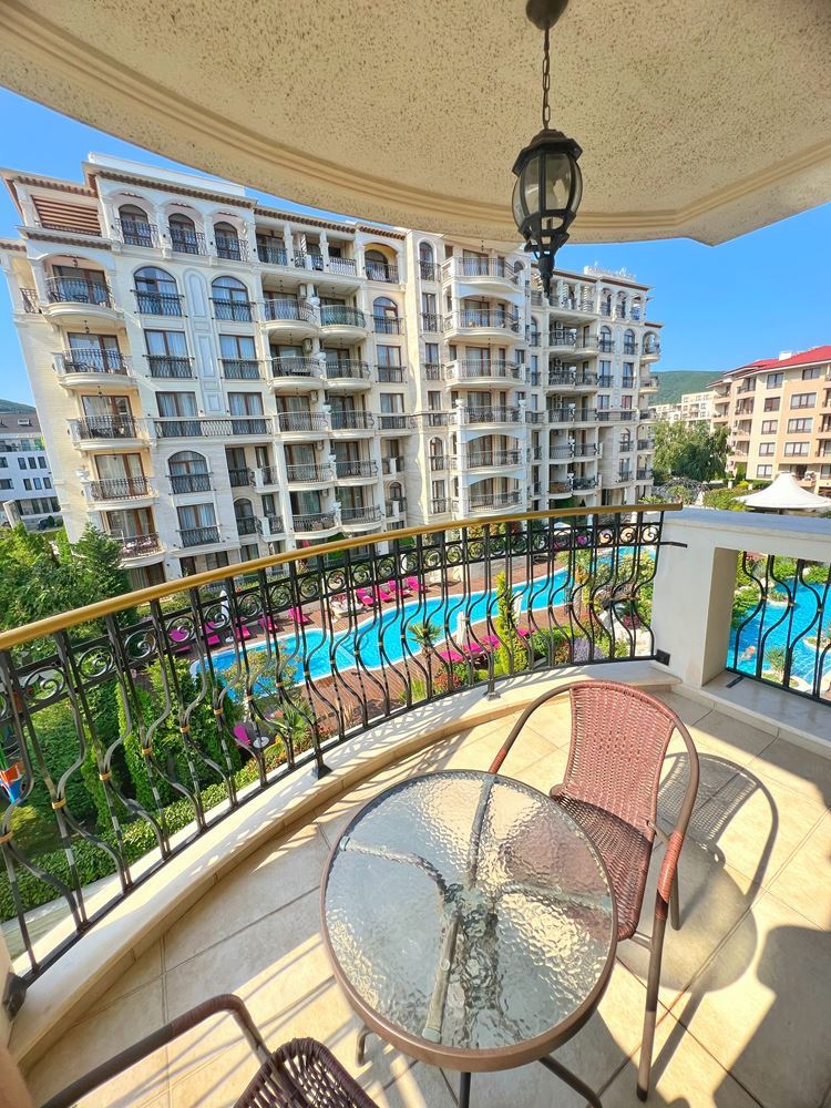 Luksusowy apartament z jedną sypialnią i widokiem na morze w prestiżowym kompleksie 200 metrów od plaży w Sveti Vlas
