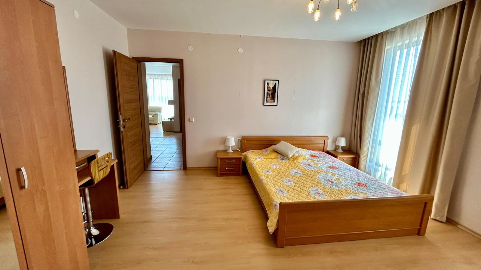 Święty Włas – apartament z trzema sypialniami z bezpośrednim panoramicznym widokiem na morze w kompleksie przy samej plaży