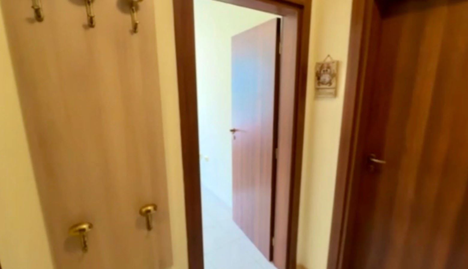 Przestronny apartament z dwiema sypialniami w pierwszej linii brzegowej w Rawdzie – przestronny morski dom z wyjątkowym widokiem