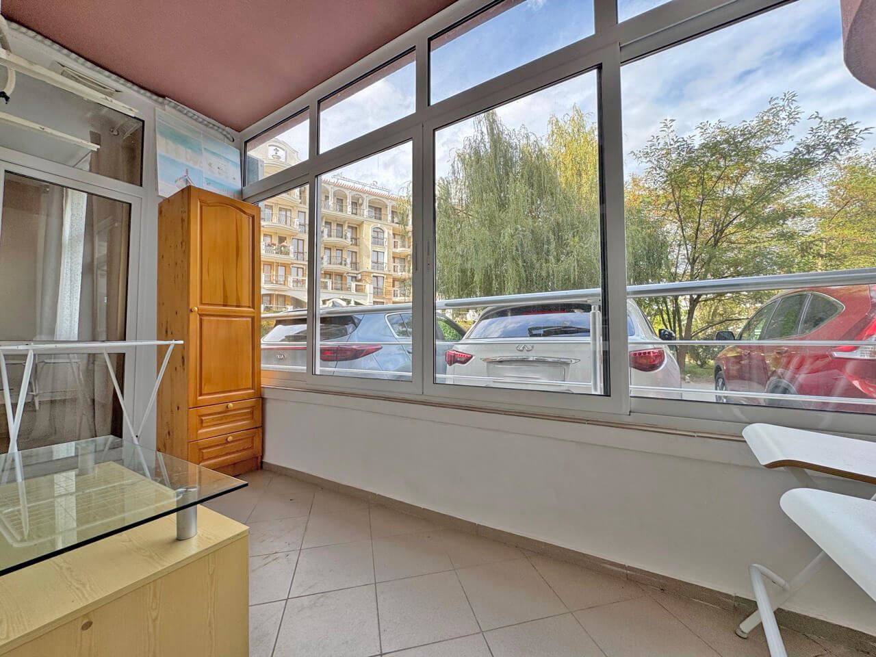 Przestronny apartament z dwiema sypialniami z widokiem na basen w Słonecznym Brzegu