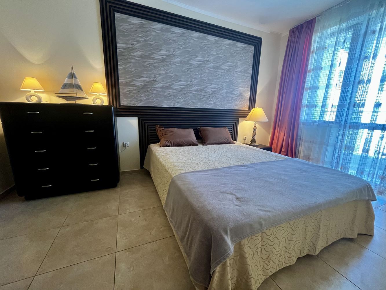 Przestronny apartament z dwiema sypialniami w Nesebyrze – w pełni umeblowany i gotowy do zamieszkania