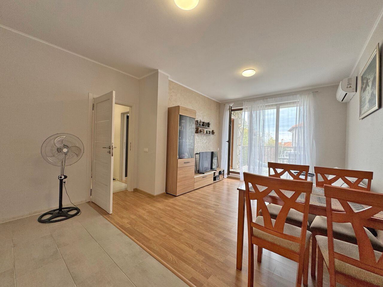 Umeblowany apartament z jedną sypialnią w nowym kompleksie w Aheloj – spokój, zieleń i komfort nad morzem