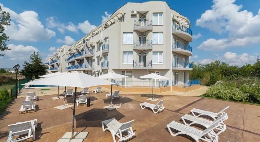 Przytulne studio w pobliżu Cacao Beach – spokój, zieleń i doskonałe miejsce nad morzem