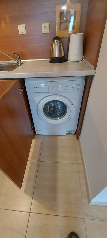  Przestronny apartament z panoramą morza w Sveti Vlas – komfort, zieleń i prestiżowa lokalizacja