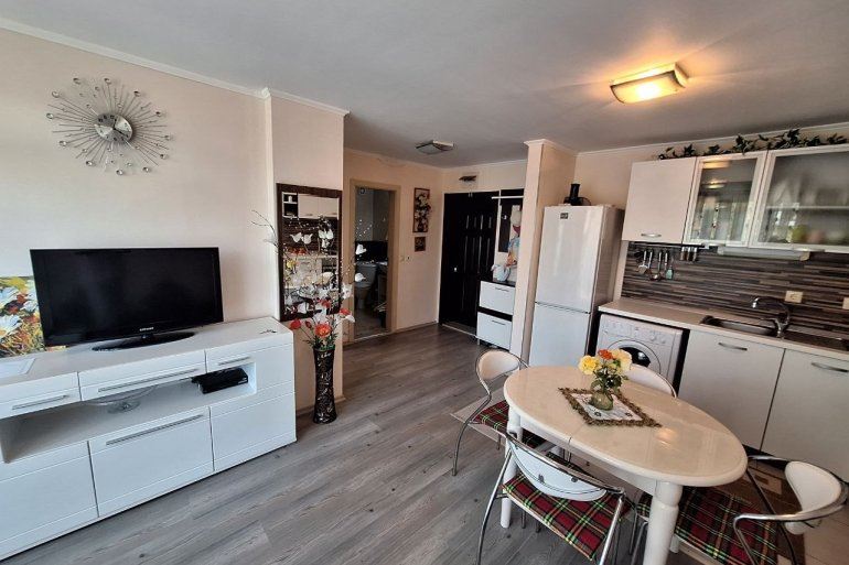 Przytulny apartament z jedną sypialnią 200 metrów od plaży w Rawdzie – komfort i spokój w doskonałej nieruchomości nad morzem