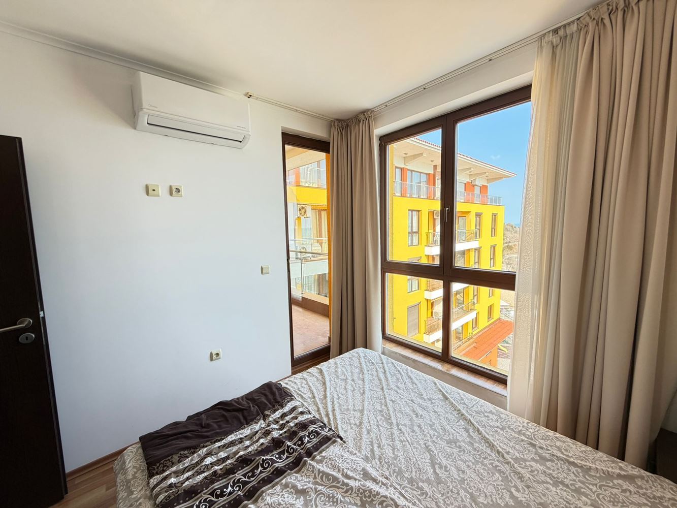 Apartament z dwiema sypialniami i bezpośrednim widokiem na morze, w pierwszej linii brzegowej w Nessebarze