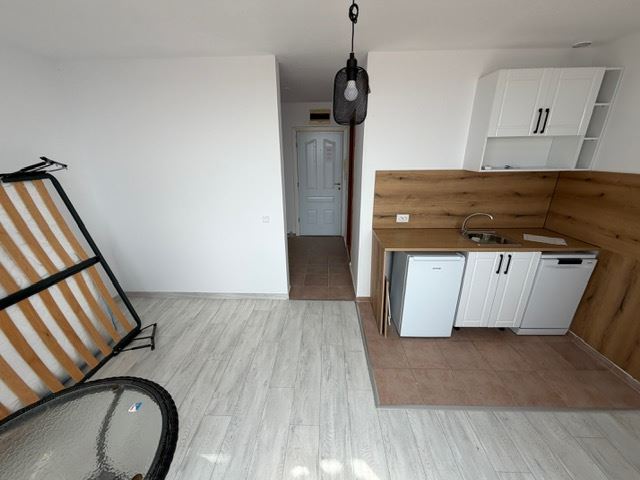 Panoramiczne studio z widokiem na morze w Świętym Własie – imponująca lokalizacja, rozległy kompleks i inwestycja wysokiej klasy