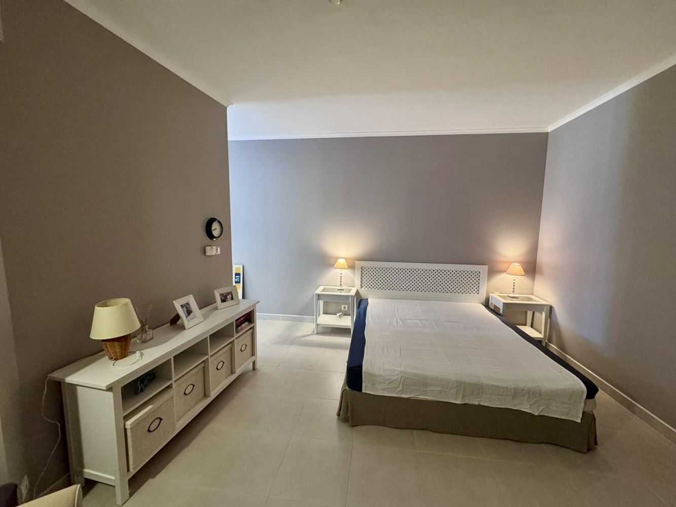  Luksusowe mieszkanie z jedną sypialnią w prestiżowym kompleksie pierwszej linii – komfort, styl i nieskończone udogodnienia