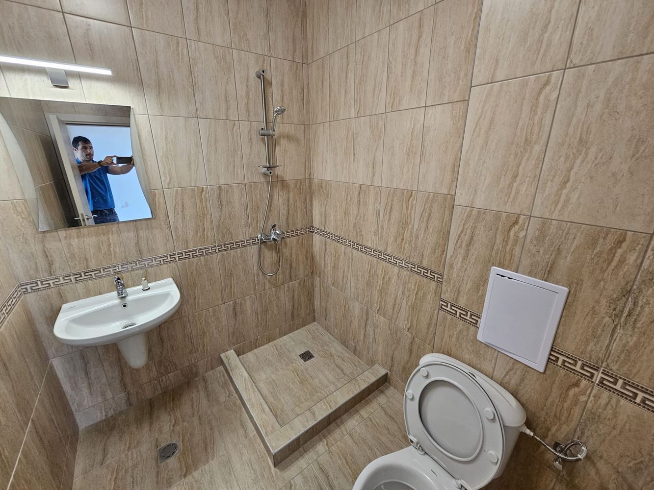Dwupokojowe mieszkanie z panoramicznym widokiem w spokojnym kompleksie koło Aheloy