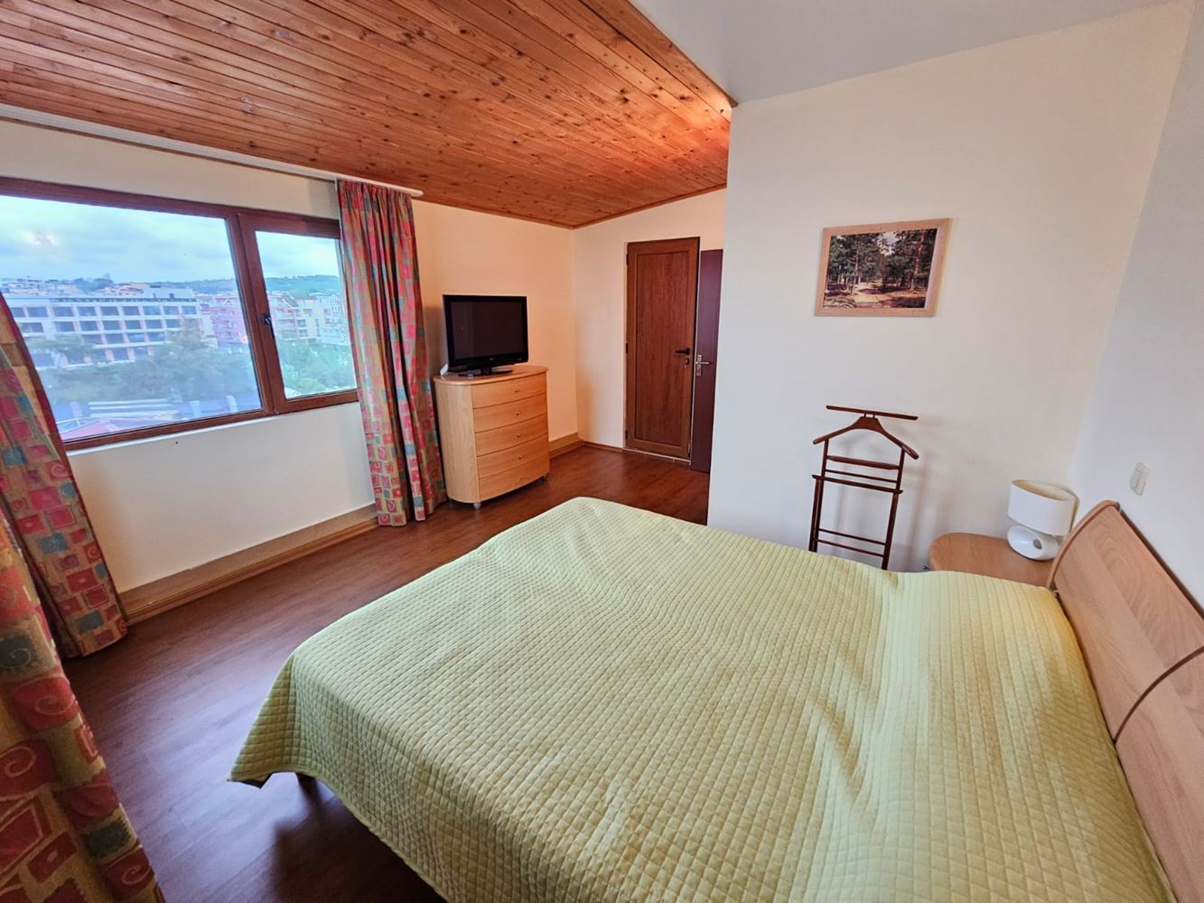 Przestronny apartament z trzema sypialniami na pierwszej linii morza w Sozopolu z wyjątkowym panoramicznym tarasem