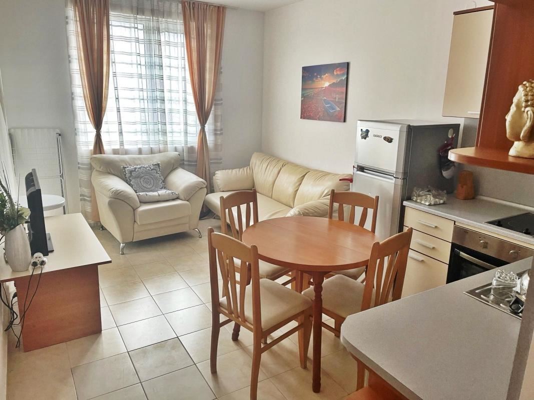W pełni umeblowany trzypokojowy apartament w Słonecznym Brzegu – komfort, przytulność i bezpieczna inwestycja