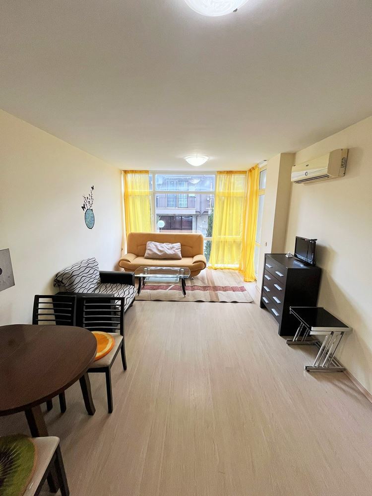 Słoneczne i przestronne mieszkanie dwupokojowe w Słonecznym Brzegu – w pełni umeblowane z doskonałą infrastrukturą kompleksu