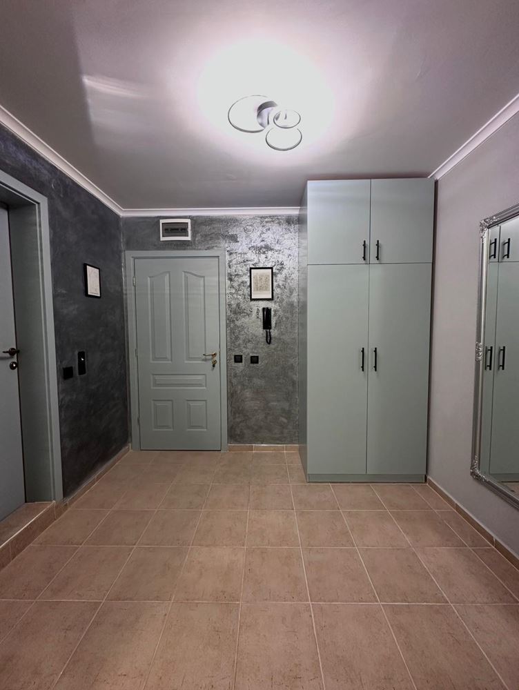 Dwupokojowe mieszkanie z częściowym widokiem na morze w Sveti Vlas – umeblowane, po remoncie, w luksusowym kompleksie zamkniętym