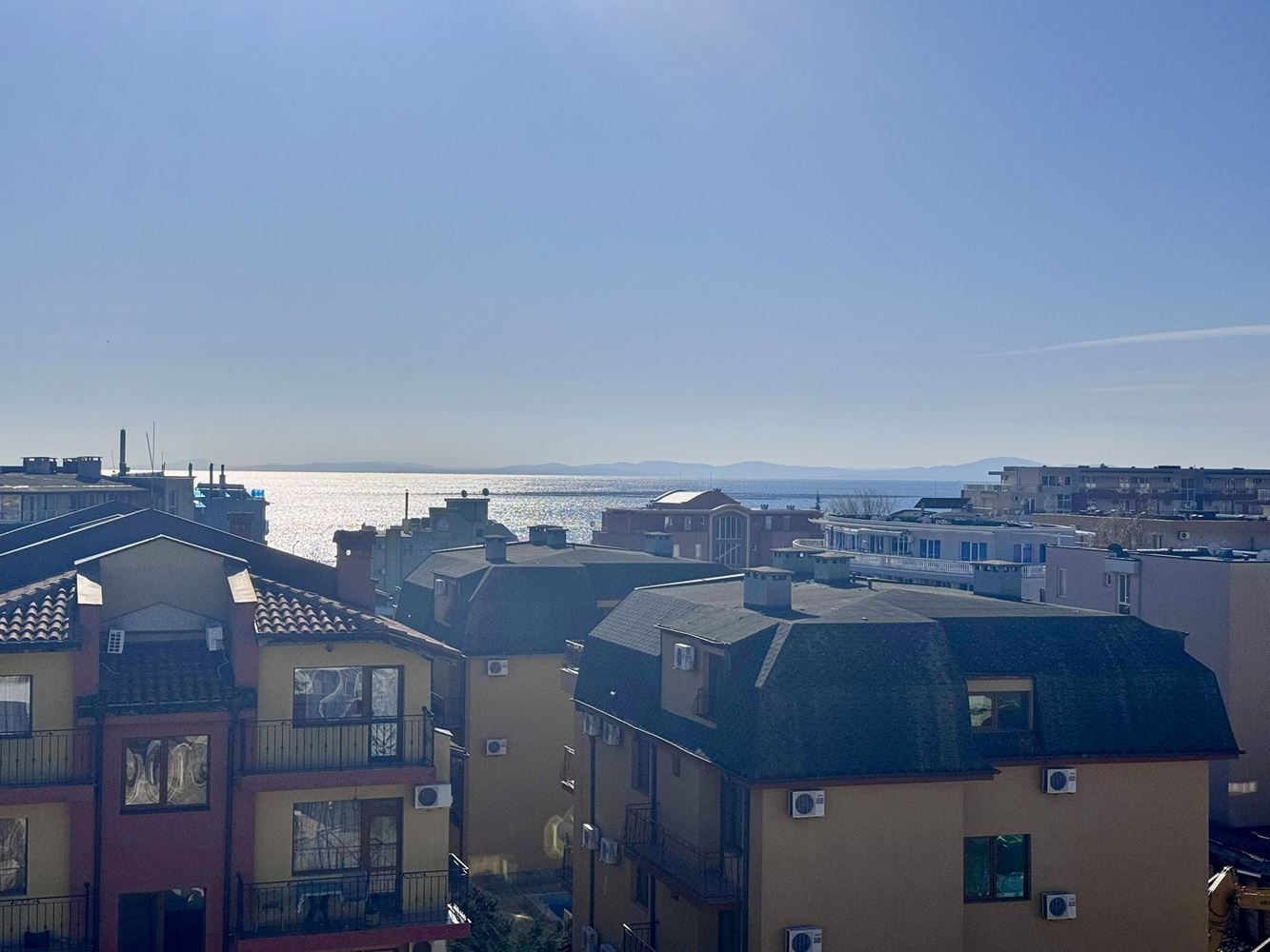 Apartament z jedną sypialnią i panoramicznym widokiem na morze w Nesebyrze – tylko 200 m od plaży, doskonała inwestycja i dom nad morzem