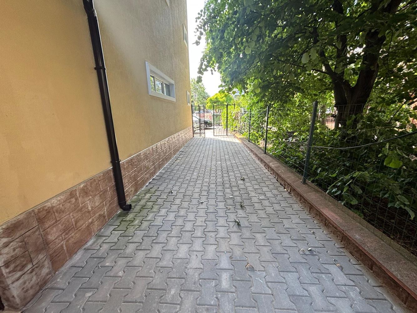 Przestronne mieszkanie z jedną sypialnią w Rawdzie, 200 m od plaży – bez opłaty za utrzymanie i gotowe do zamieszkania