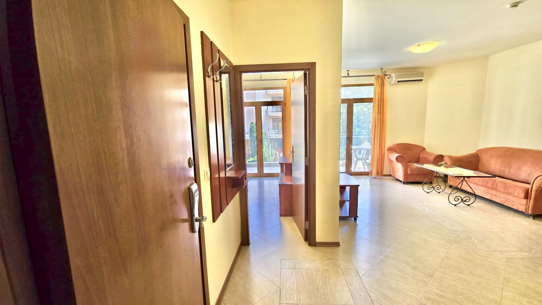 Apartament z jedną sypialnią w pobliżu Cacao Beach z widokiem na basen – gotowe dokumenty i doskonały potencjał inwestycyjny
